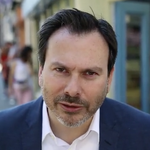 Simon Anholt (Independent policy advisor, author, and expert in nation branding)